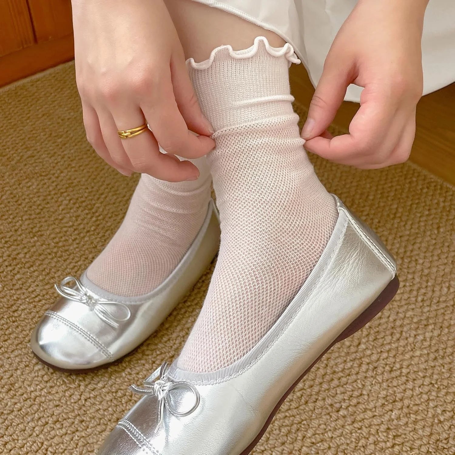 zrylibya Women Cute Roll Top Cuffed Thin Slouch Mesh Crew Socks 4 Pairs