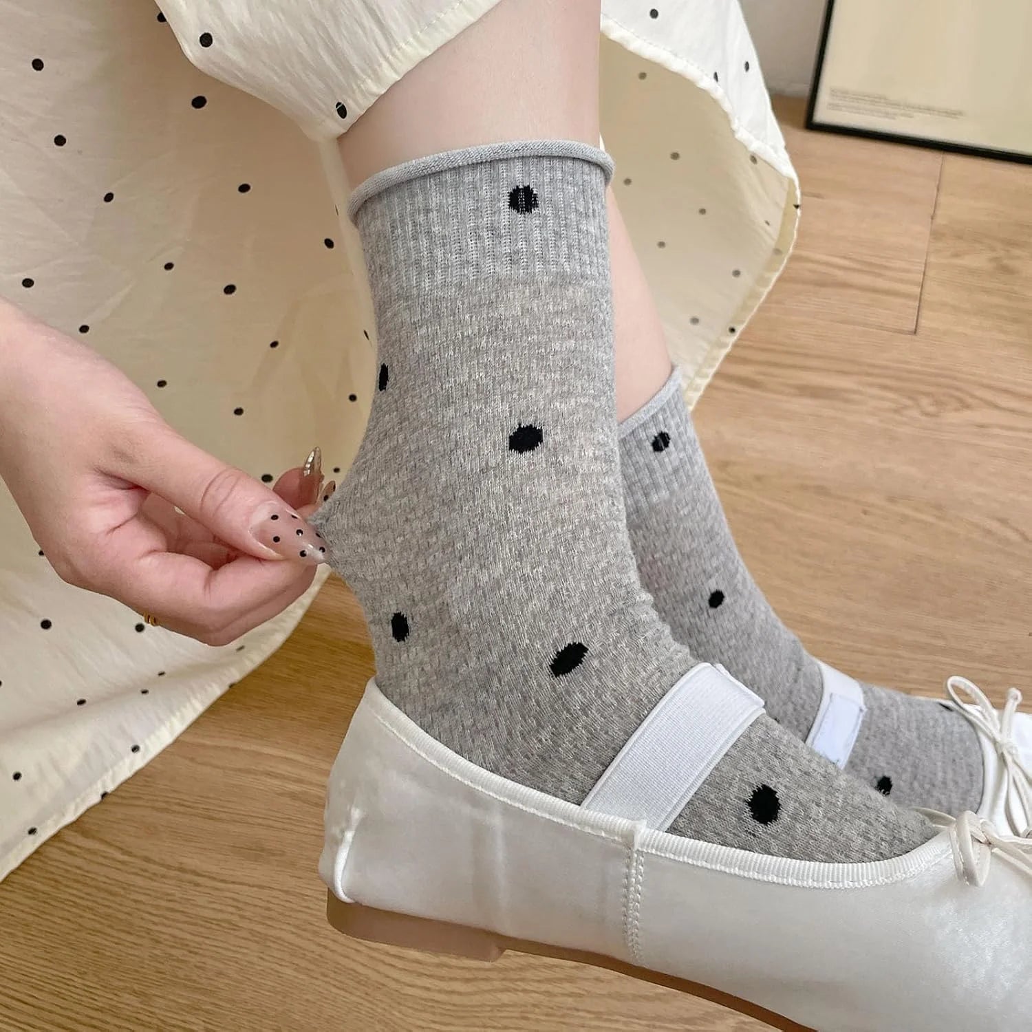 zrylibya Women Cute Roll Top Cuffed Thin Slouch Mesh Crew Socks 4 Pairs